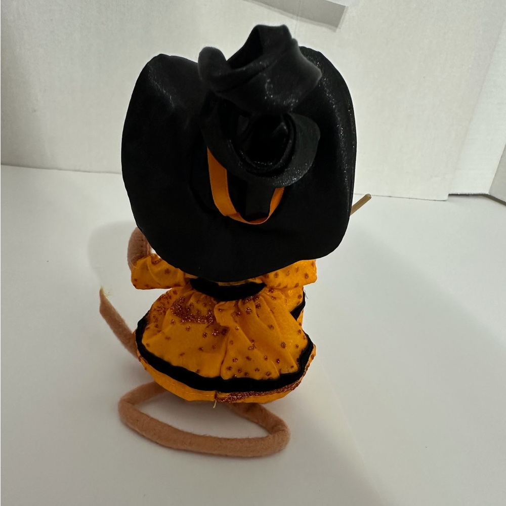 Annalee Halloween Witch Mouse with Broom Felt Figurine 2011 Collectible Decor - Picture 3 of 4